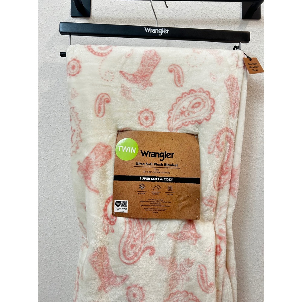 Wrangler Twin Ultra Soft Plush Blanket Pink Paisley Cowboy Boots Western Cream